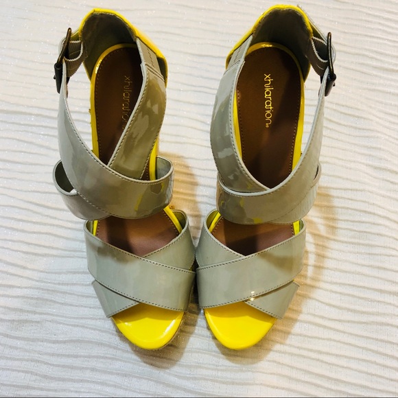 Like New Xhilaration wedges - Picture 2 of 5